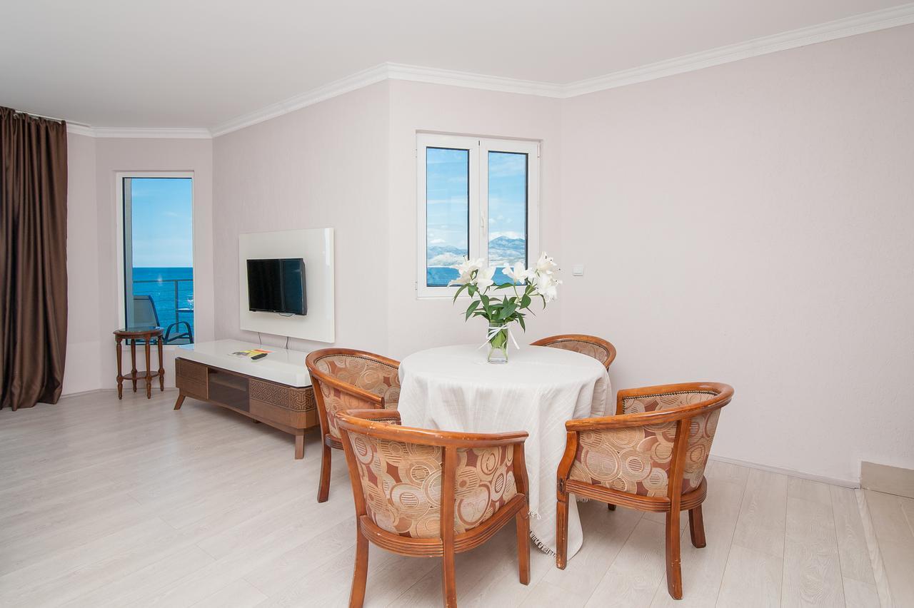 Open Sea Apartments Utjeha Exterior photo